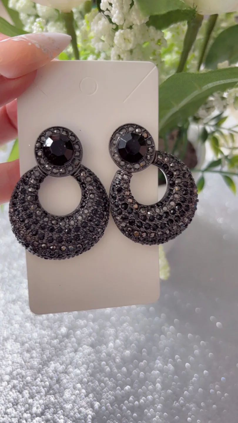 Elegant Black Crystal Dangle Earrings image indicator(4)