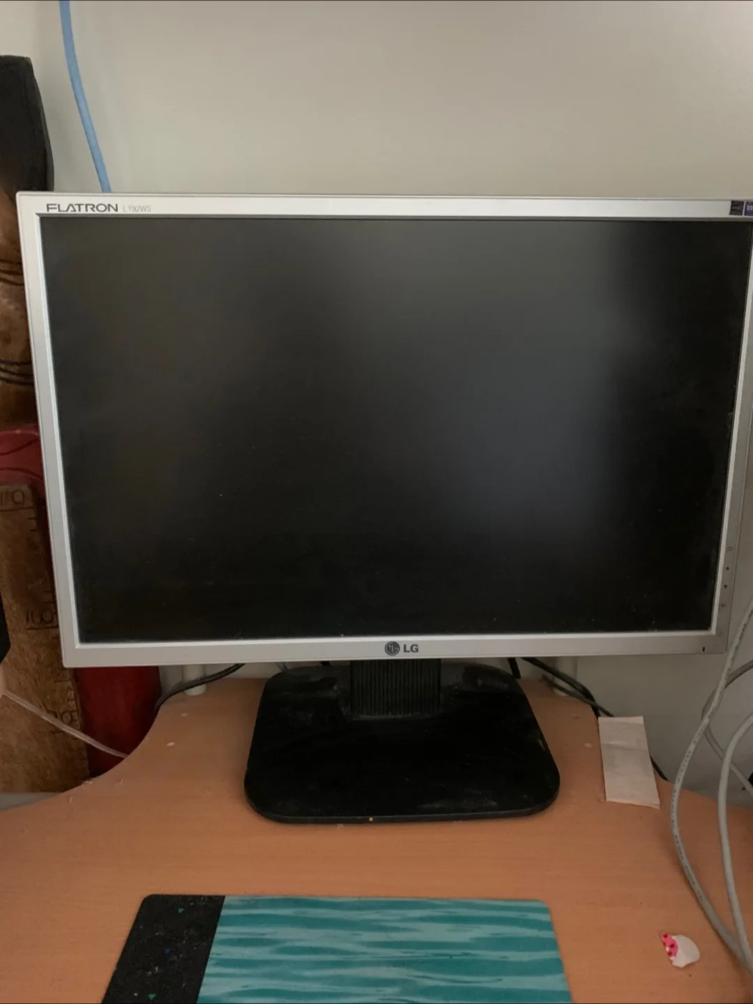 LG Flatron L192WS 19-inch LCD Monitor thumbnail