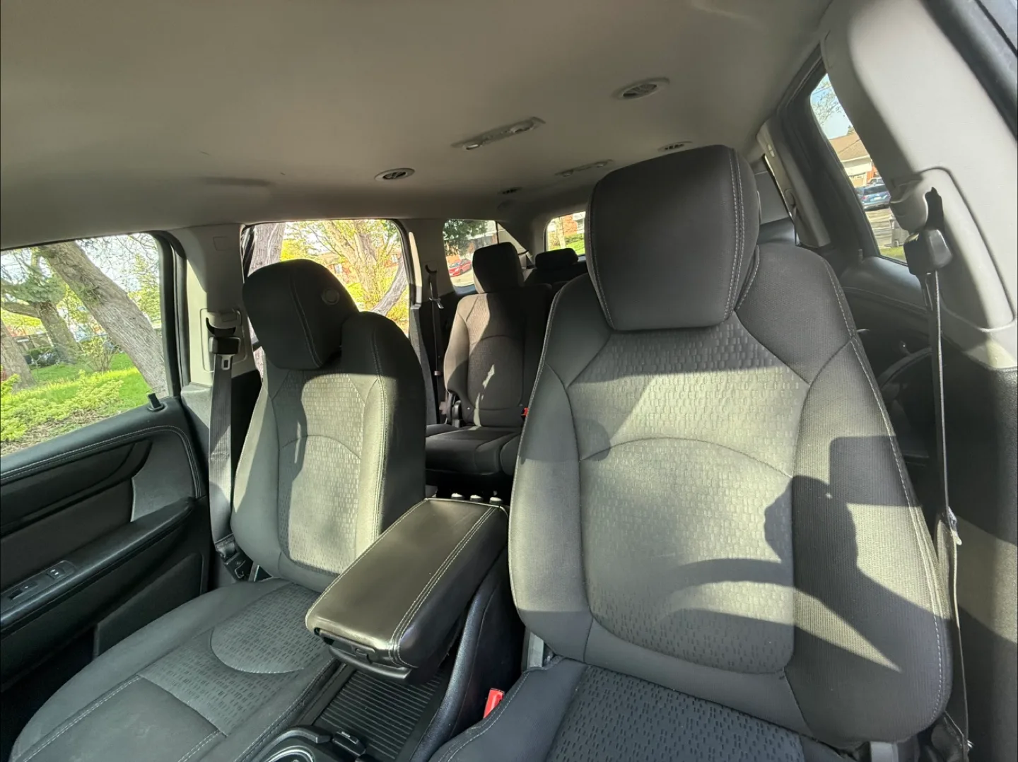 GMC Acadia 2014 image indicator(3)