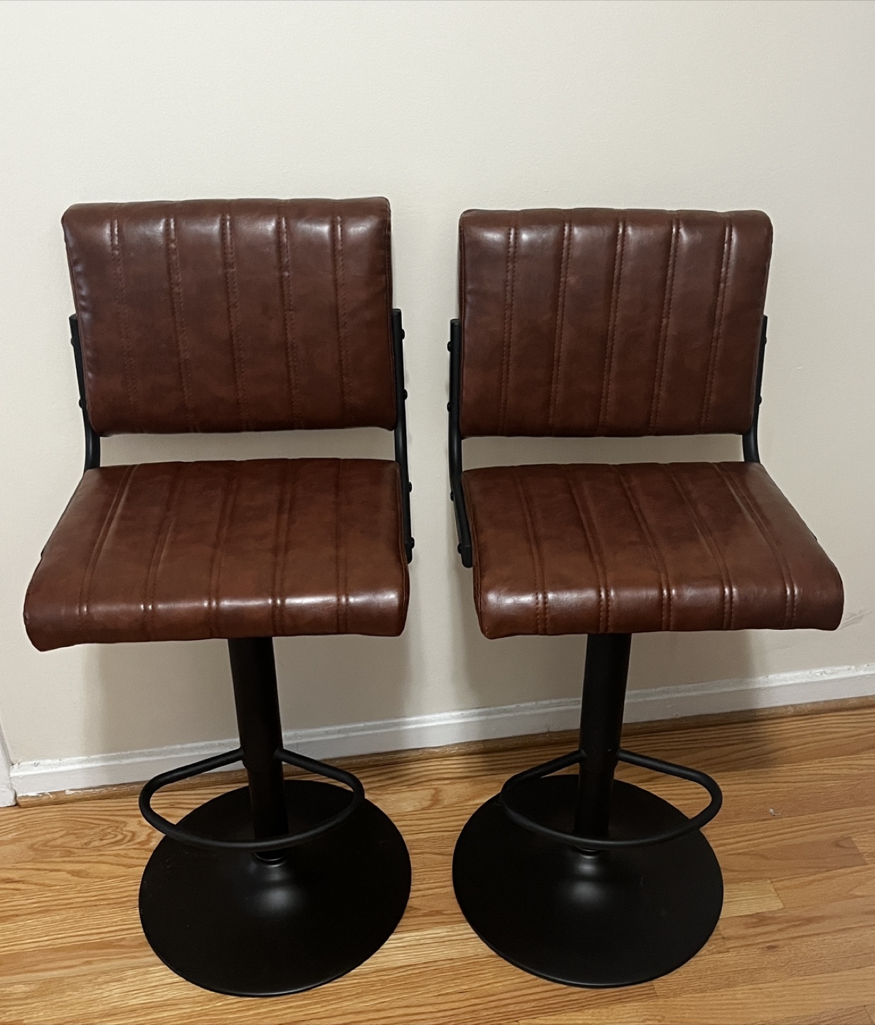 Adjustable Bar Stools🥕 - photo 2
