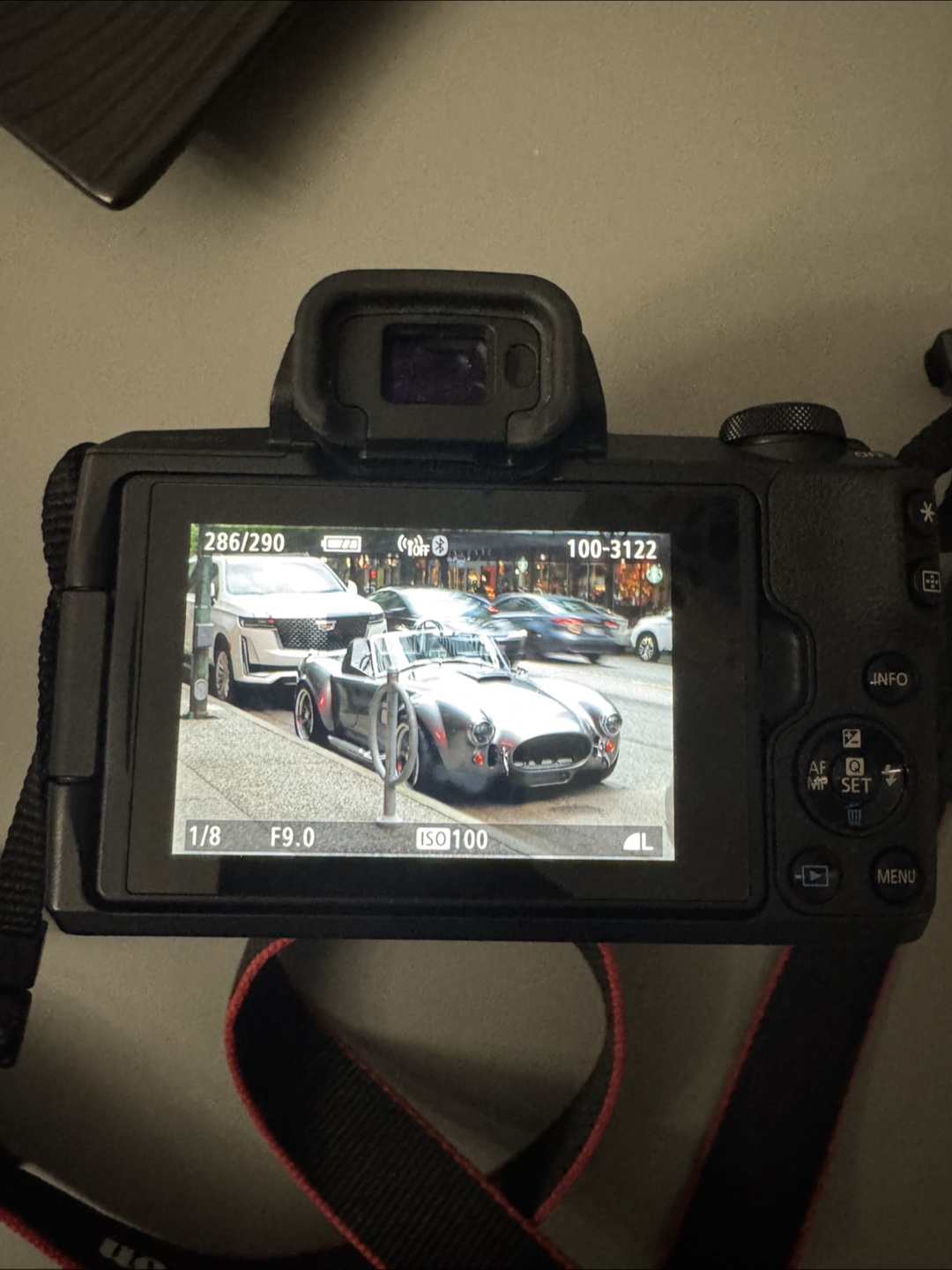Canon EOS M50 Mirrorless Camera with EF-M 15-45mm Lens - photo 2