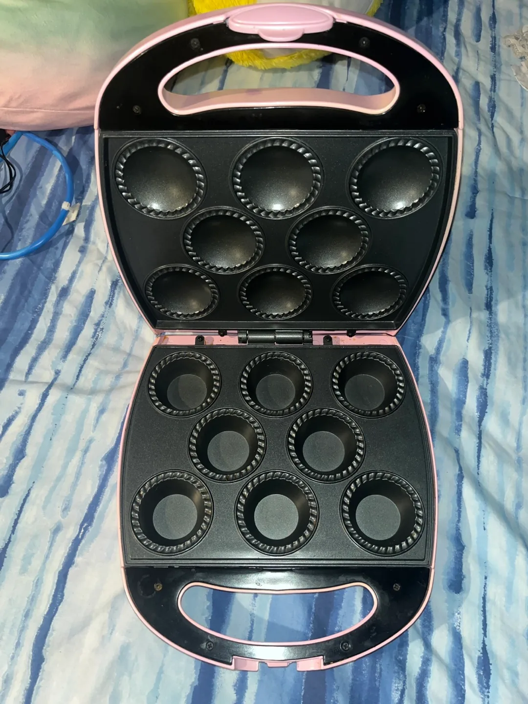Pink Babycakes Cupcake Maker image indicator(2)