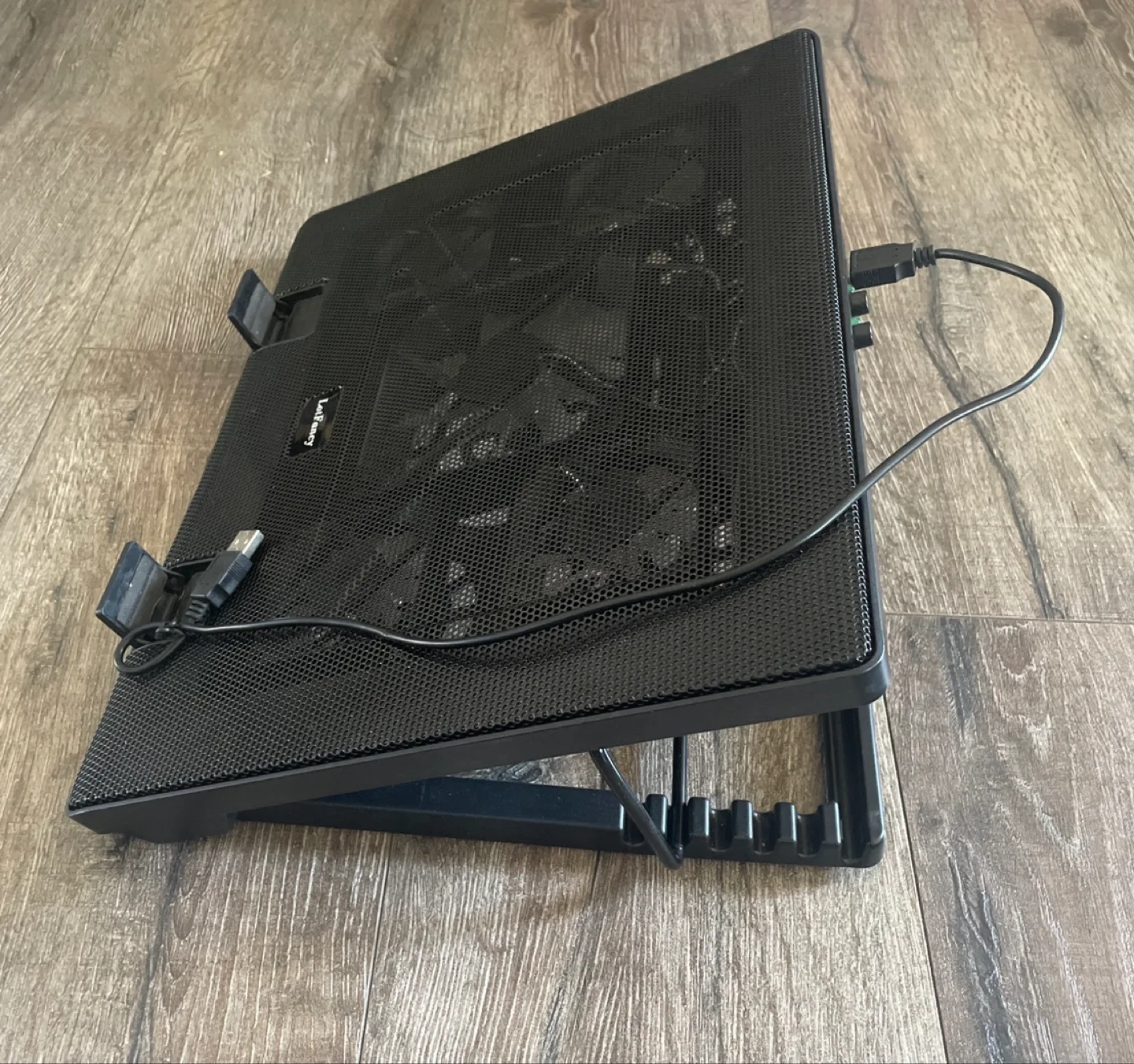 🏒LotFancy Laptop Cooling Pad with Adjustable Stand image indicator(2)