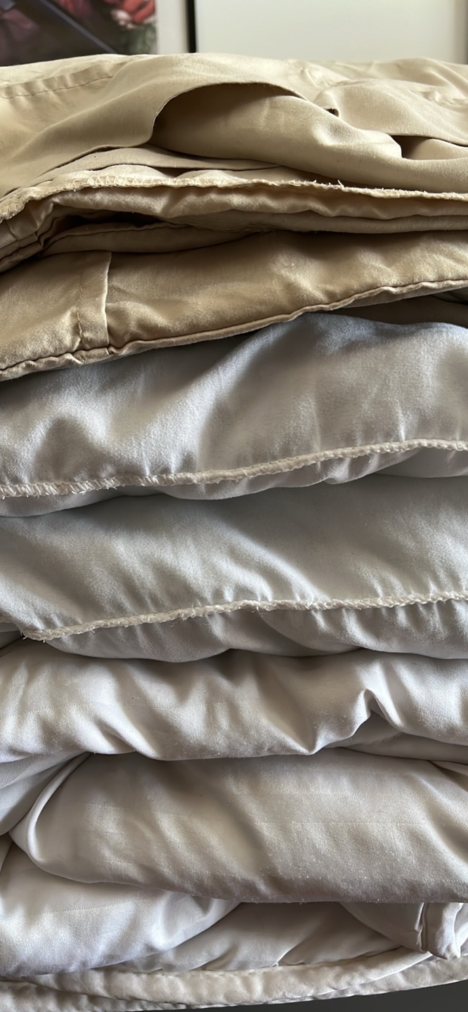 Comforter, 2 pillows, 2 bedsheets and 4 pillowcases - photo 4