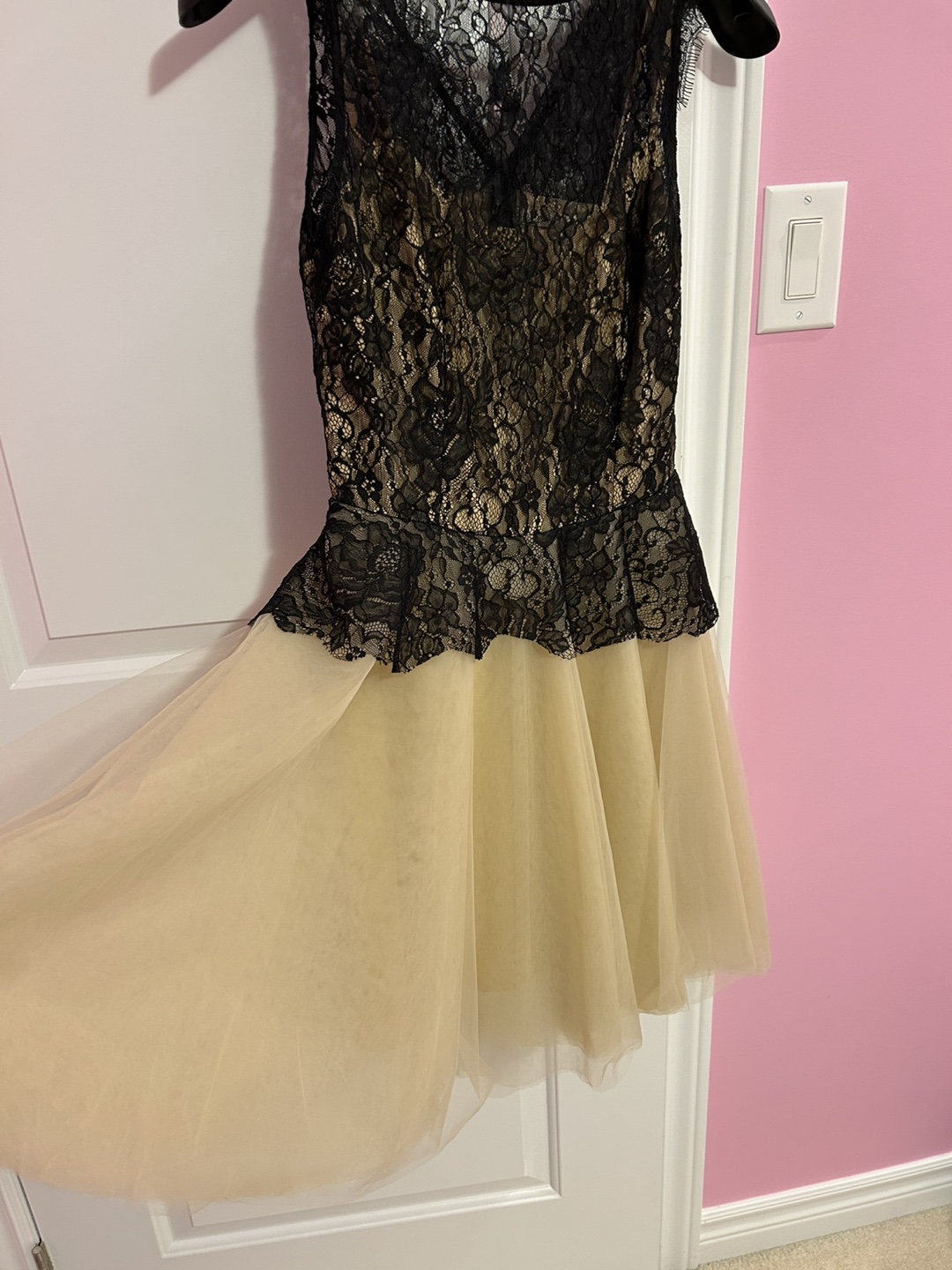 Black and Beige Lace Cocktail Dress - photo 4