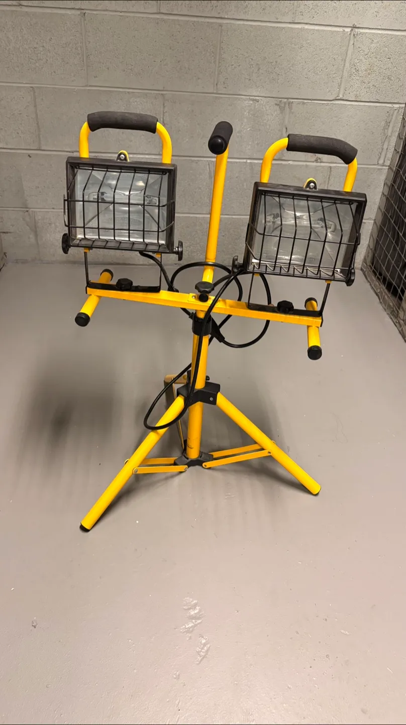 Dual Head Work Light Stand image indicator(2)