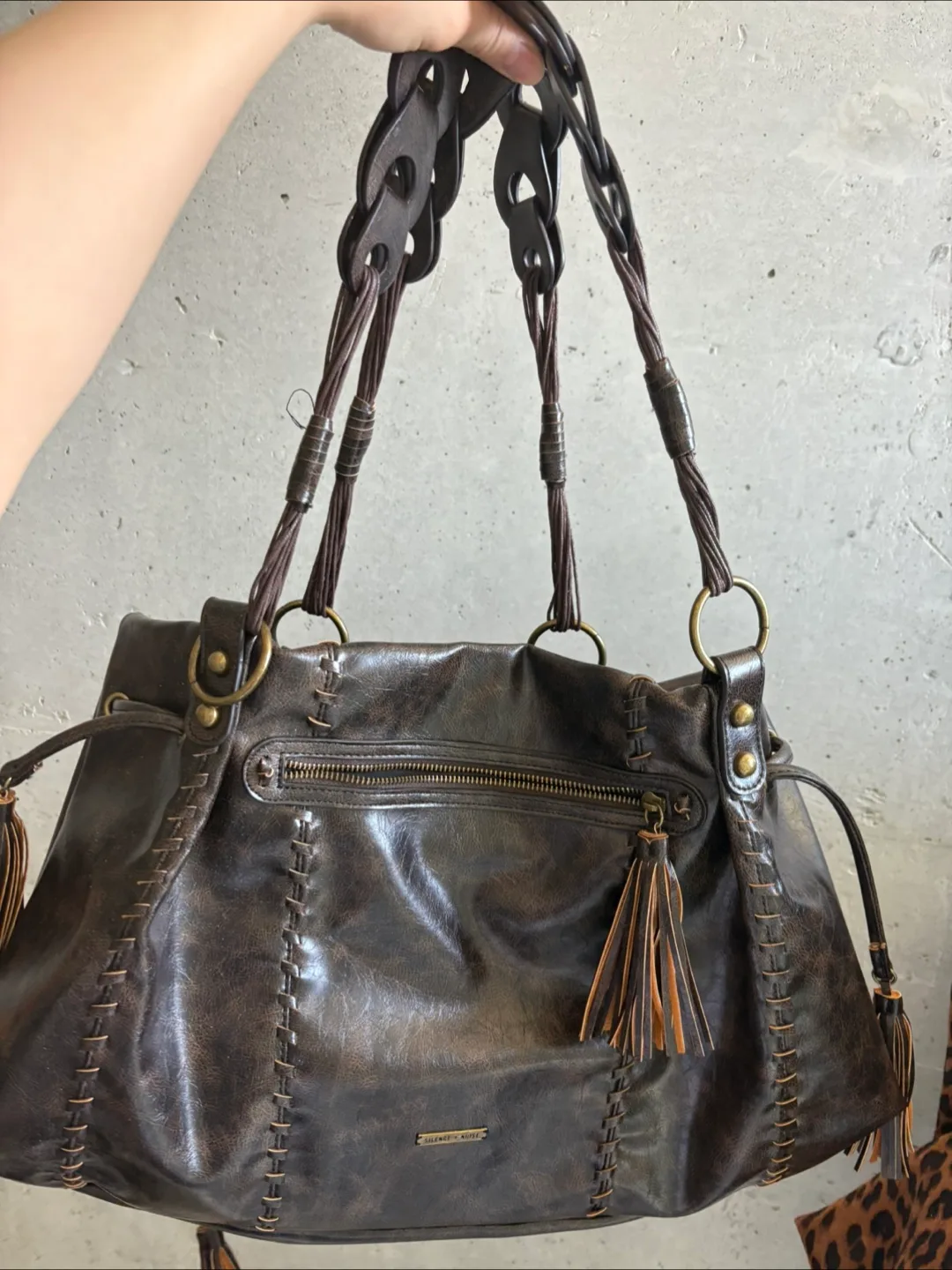 Silence+noise Brown Leather Bag image indicator(7)