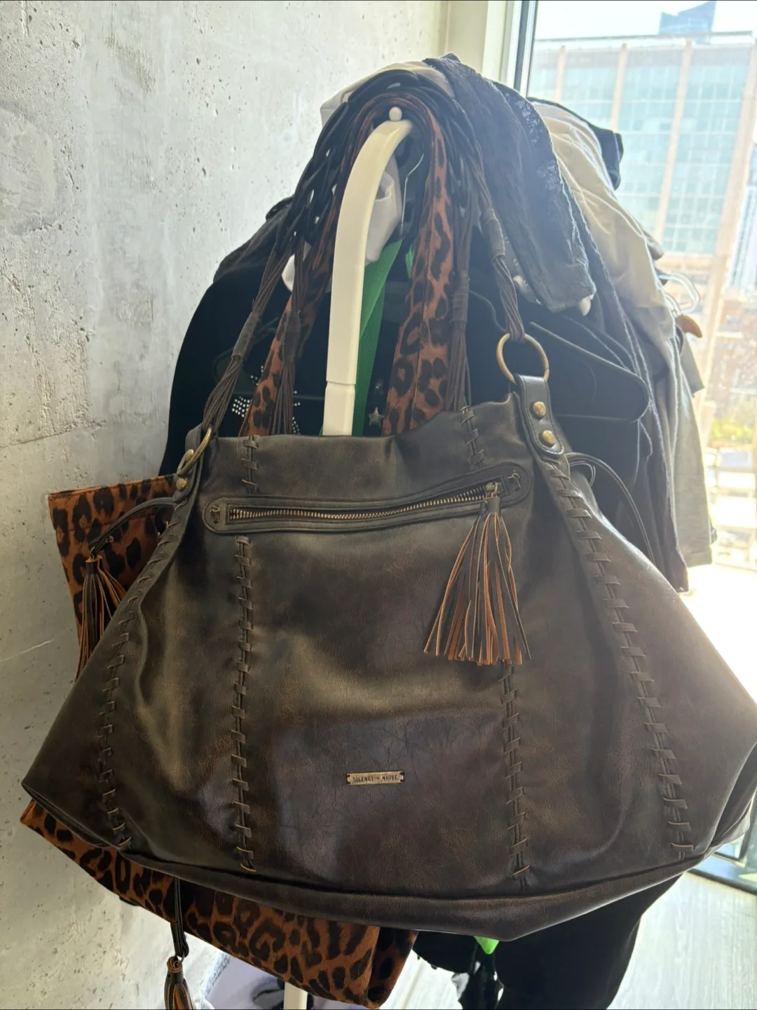 Silence+noise Brown Leather Bag image indicator(8)