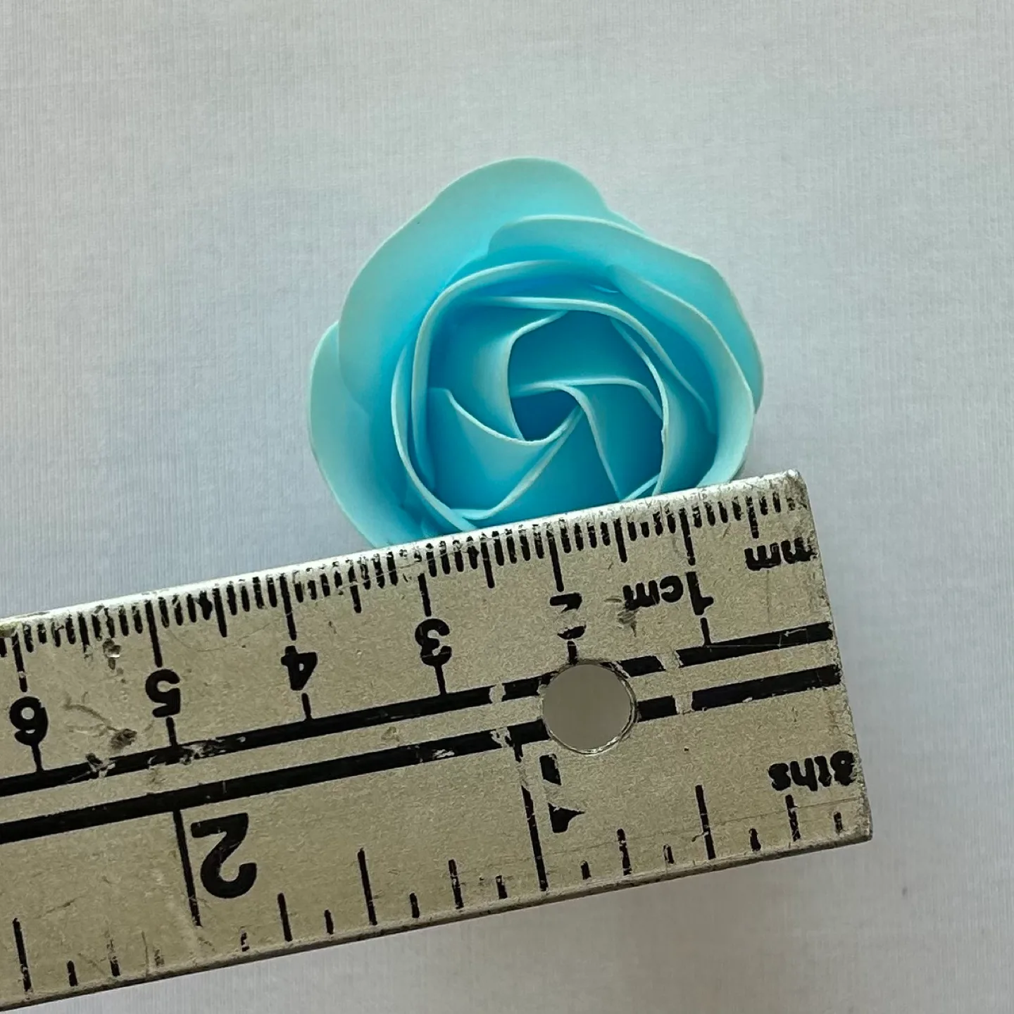 Sweet Love Rose Flower Shaped Bath Soaps with Gift Box Set of 18 image indicator(6)