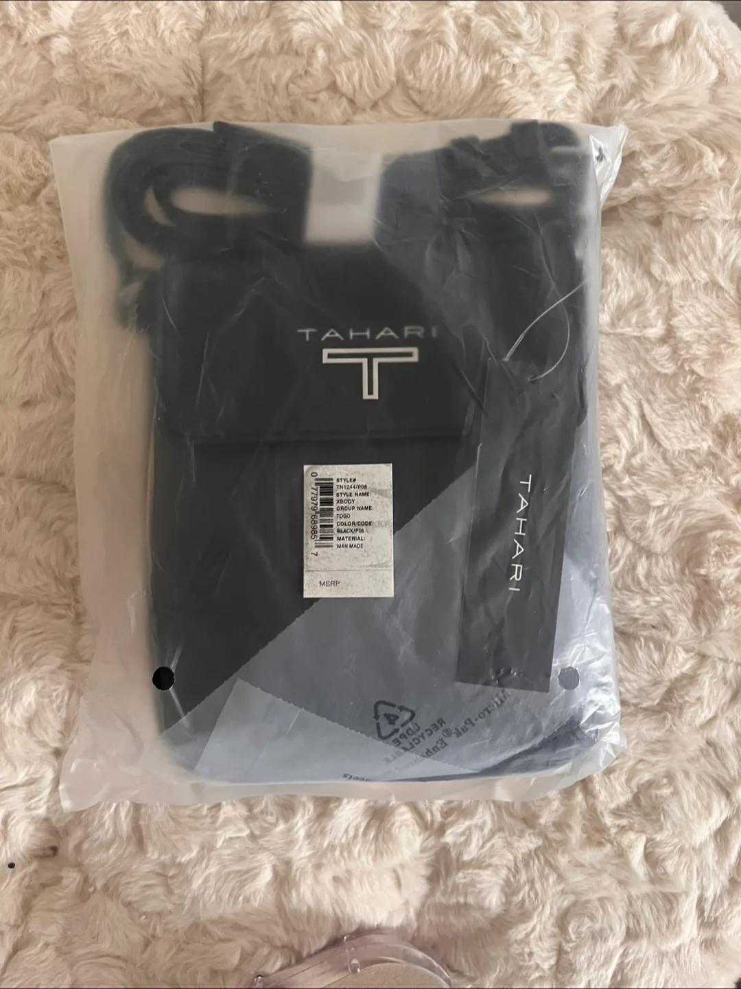 Black Tahari Crossbody bag image indicator(4)