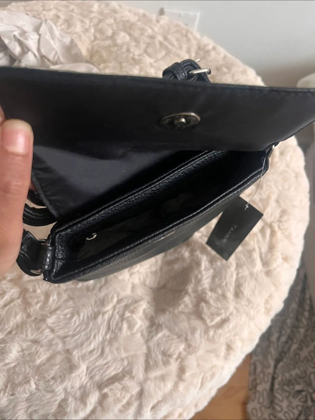 Black Tahari Crossbody bag image indicator(3)