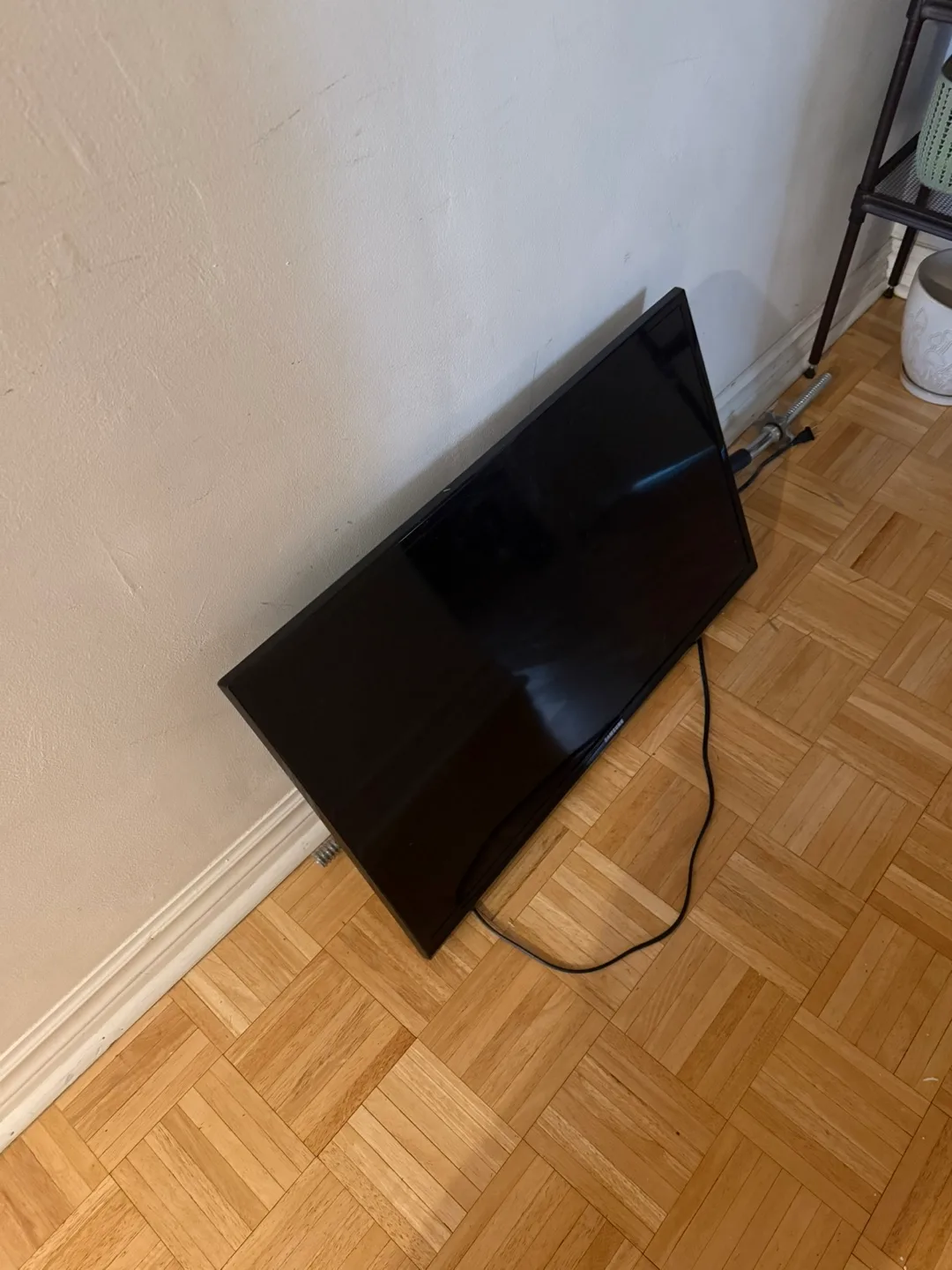 Samsung 24 inch LED TV | NO REMOTE | #freecycle thumbnail