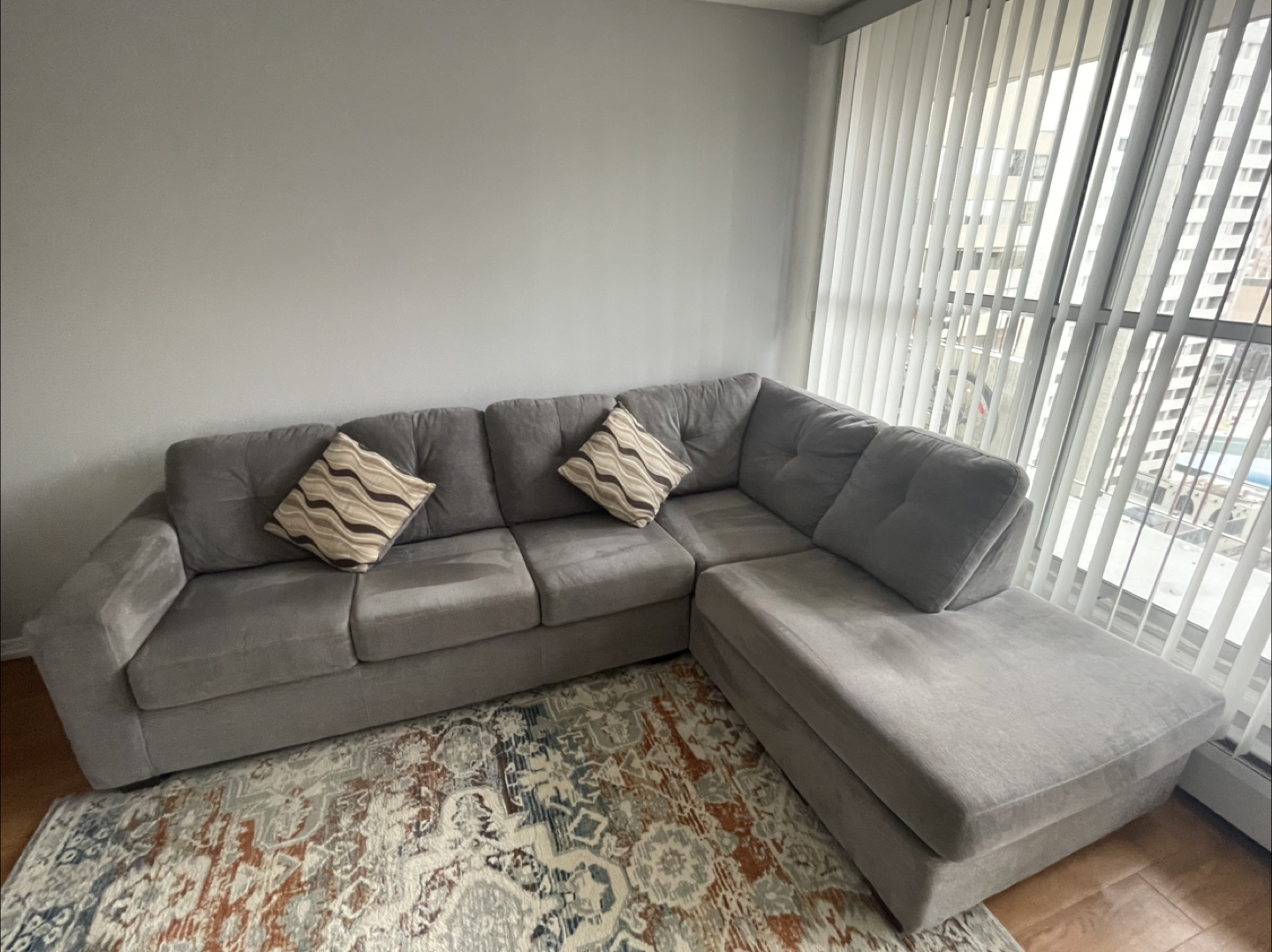 Sectional - photo 3