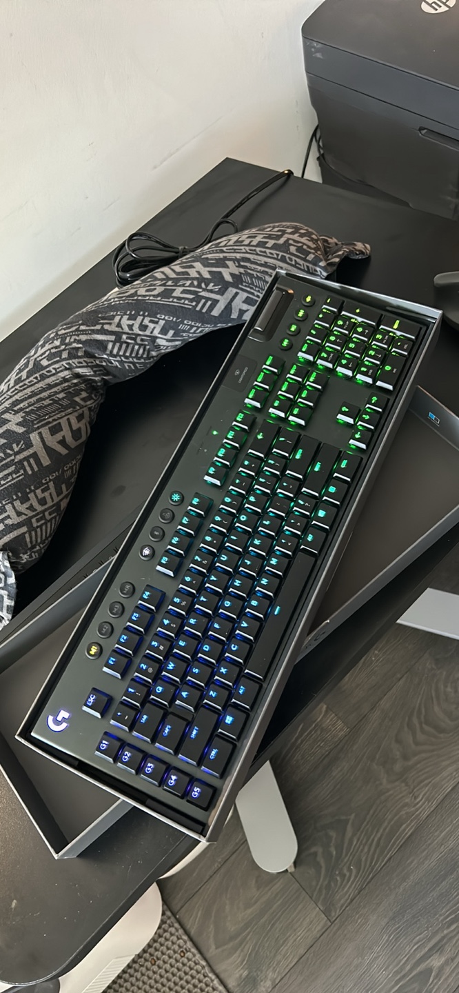 Logitech G915 Mechanical Gaming Keyboard - Tactile