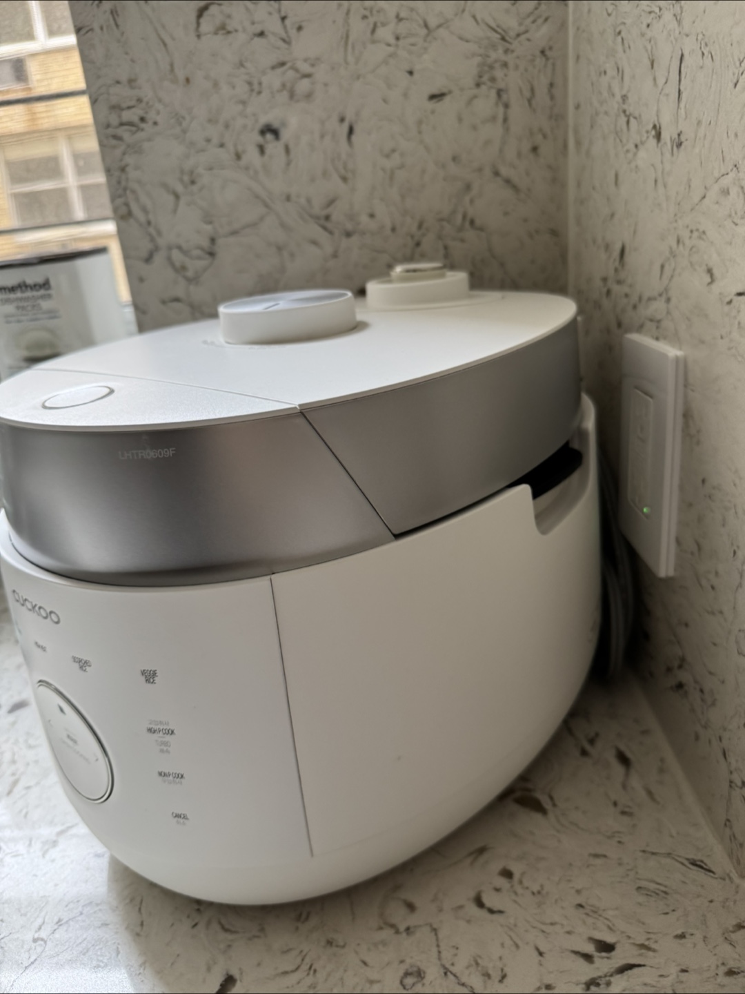 Cuckoo CRP-LHTR0609F 6-Cup Smart IH Pressure Rice Cooker - photo 3