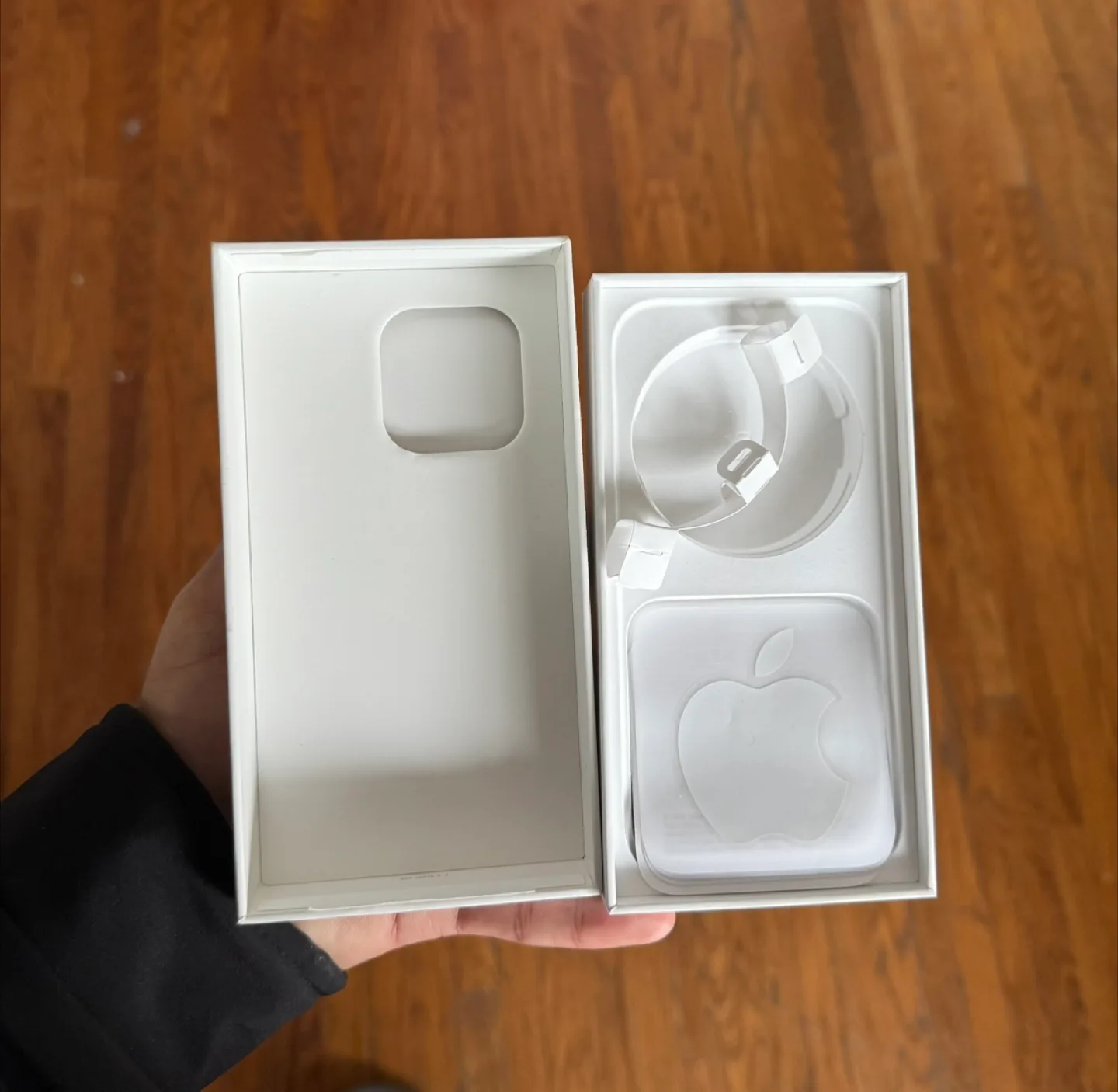 iPhone 14 Pro - Space Black - New in Box image indicator(2)