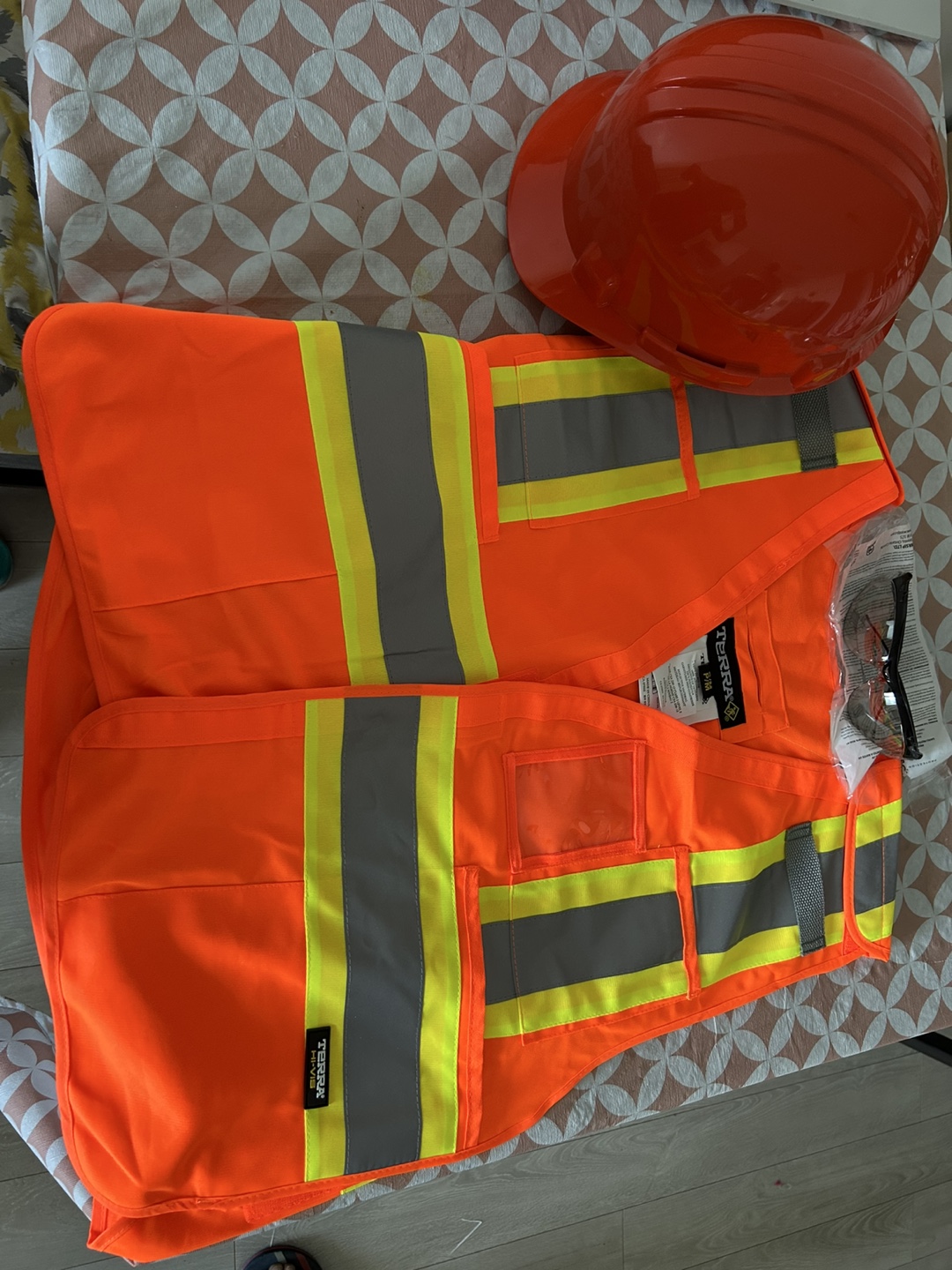 New Terra Safety Vest with Safety Glasses and helmet - photo 2
