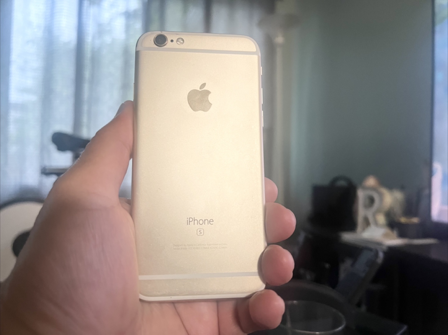iPhone 6s - photo 2