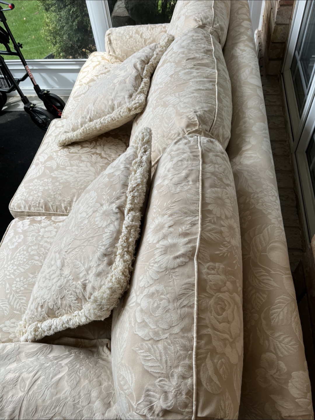 Sofa -couch. Highland House - photo 2