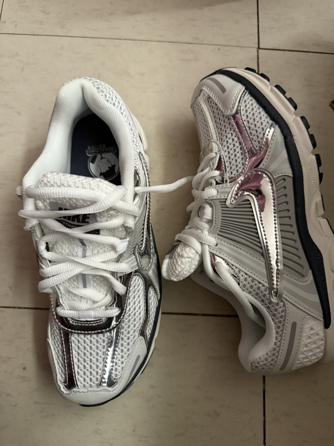 BRAND NEW Nike Vomero Photon Dust Size 8.5 WMNS