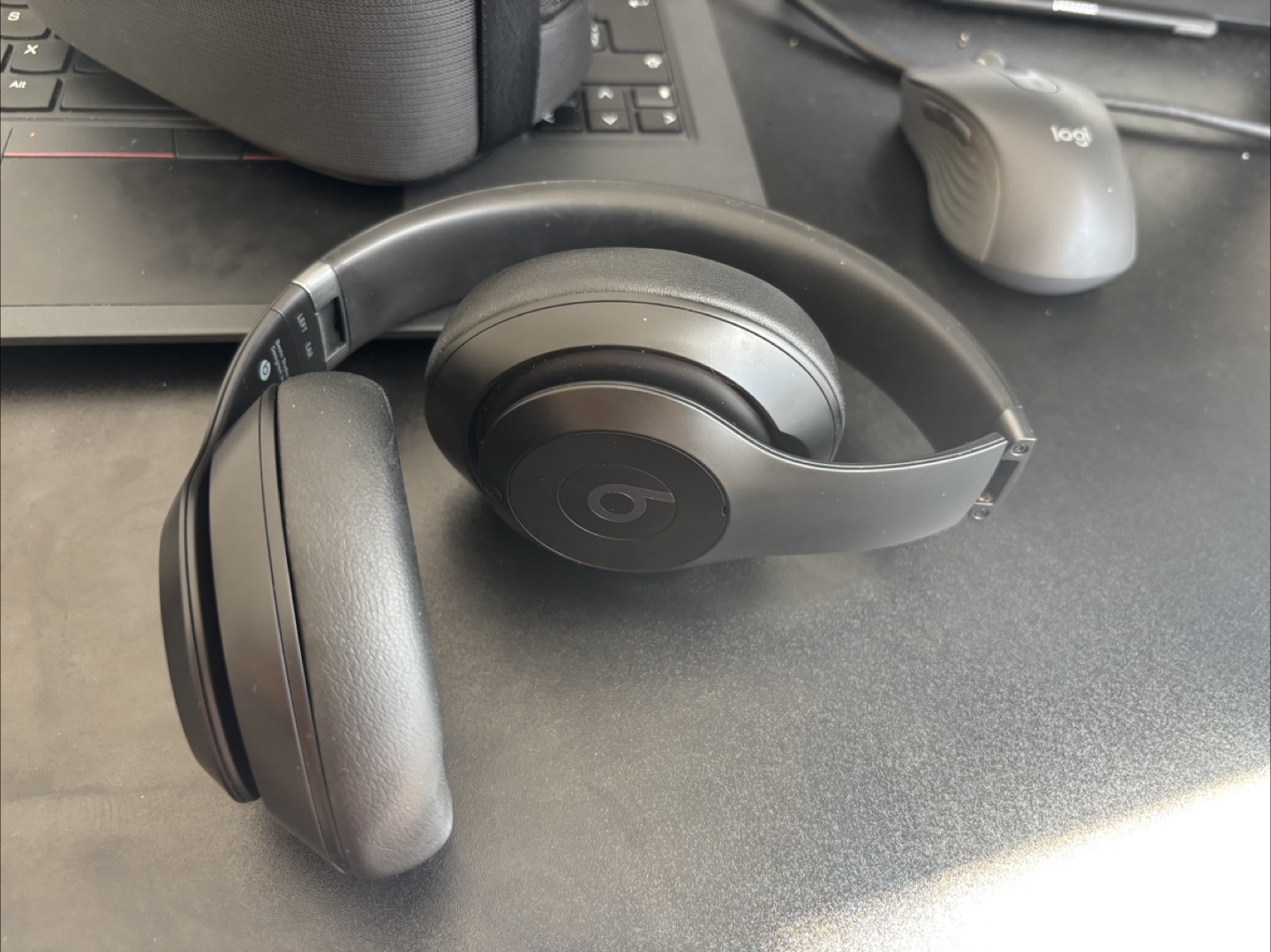 Beats Studio pro Wireless Noise Cancelling Headphones - Black