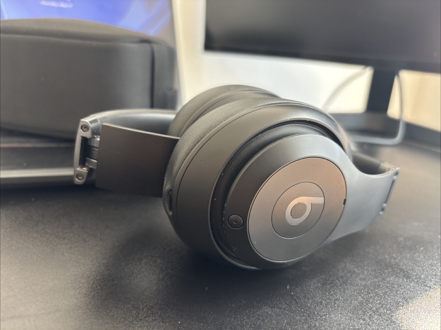Beats Studio pro Wireless Noise Cancelling Headphones - Black - photo 2
