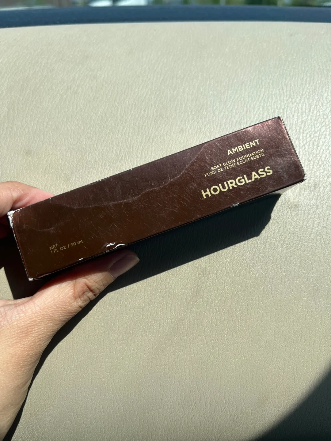 Hourglass Ambient Soft Glow Foundation - Shade 1 image indicator(4)