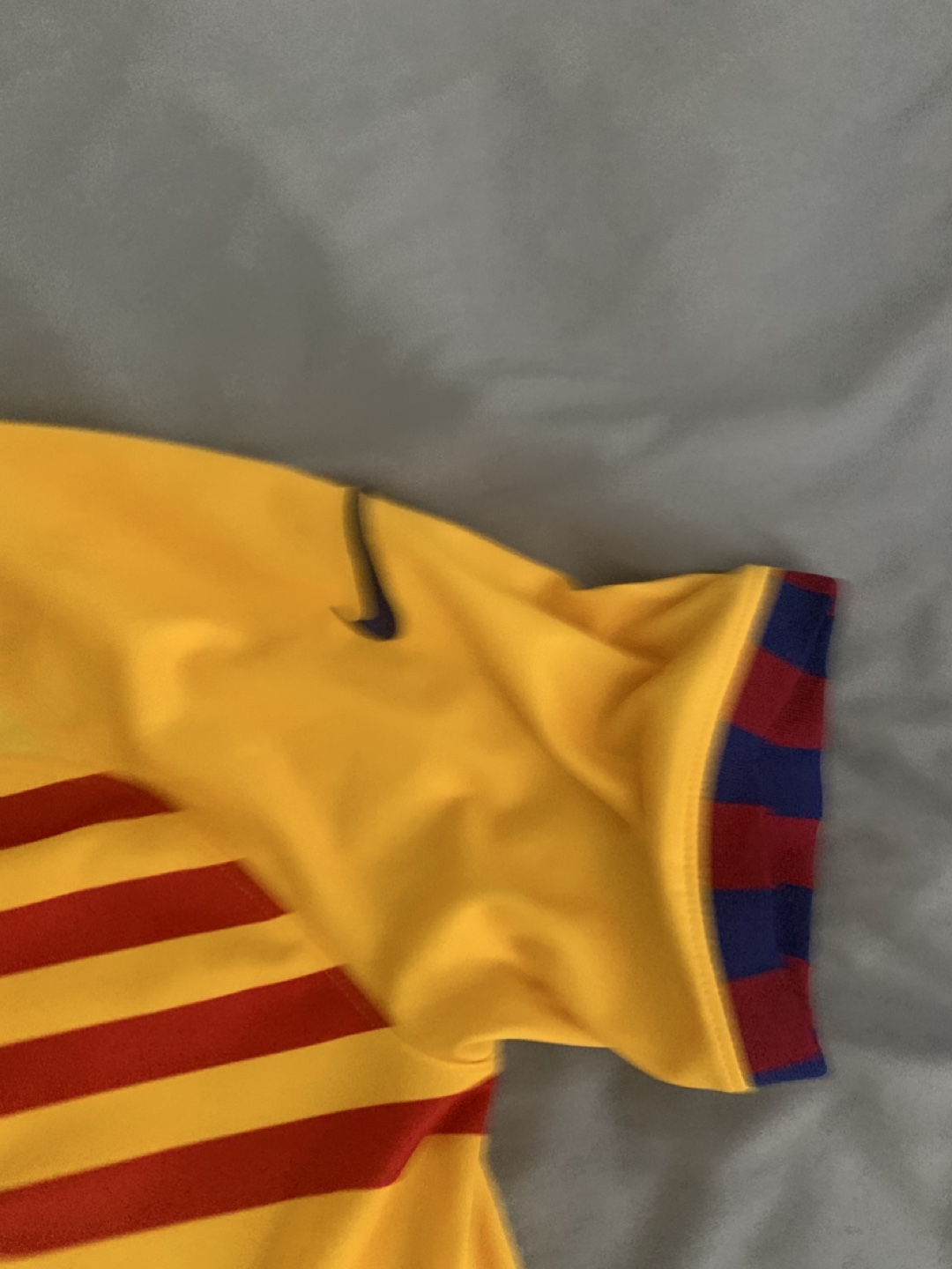 FC Barcelona 2022-23 Away Jersey - Size Small - photo 2