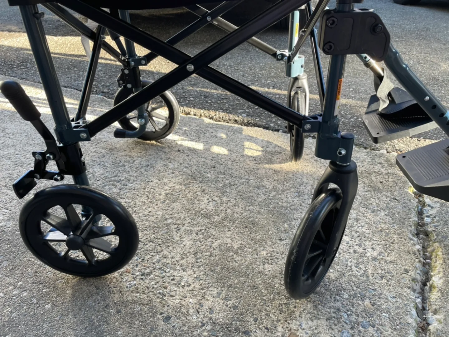 Drive Medical Travelite Transport Chair In A Bag, 18" image indicator(3)