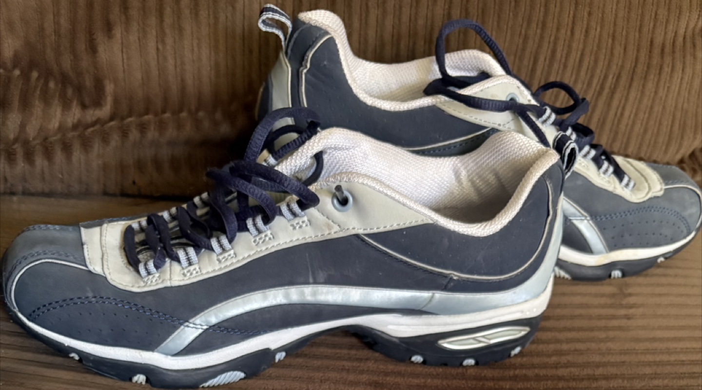 🏒 Skechers Sport Sneakers- Women's Size 8.5 - photo 3