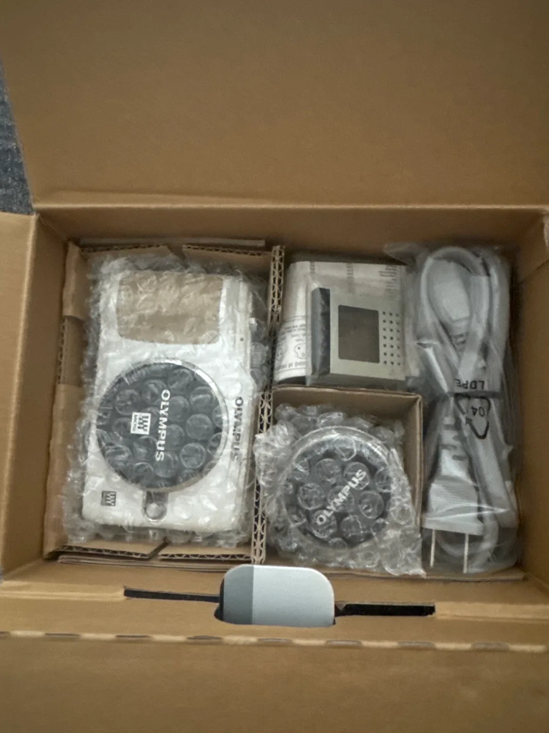 Olympus PEN E-PL2 Zoom Lens Kit - White image indicator(3)