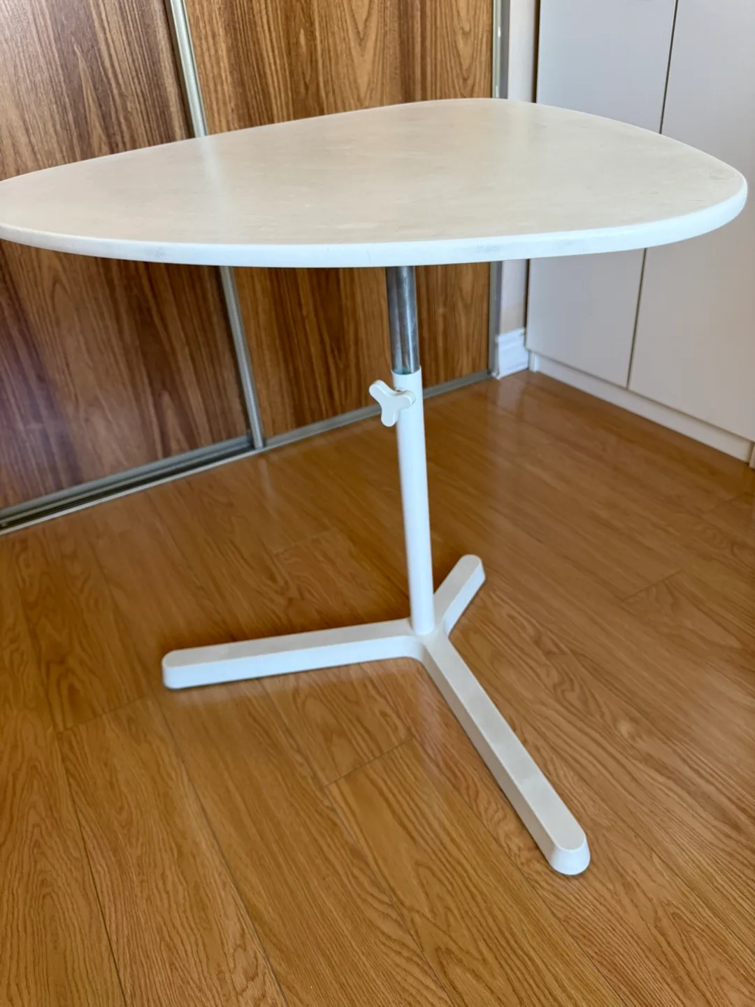 Adjustable Height White Side / laptop Table 🏒 thumbnail
