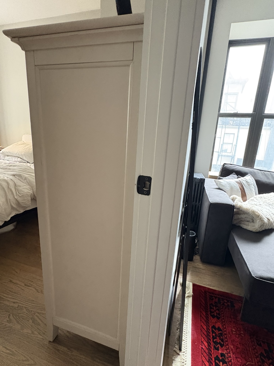 White 5-Drawer Chest of Drawers - photo 2