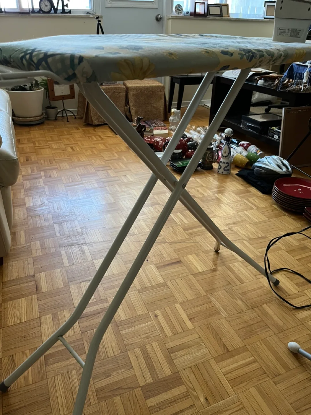 Toastmaster Iron and Ironing board and clothes drying rack set image indicator(8)