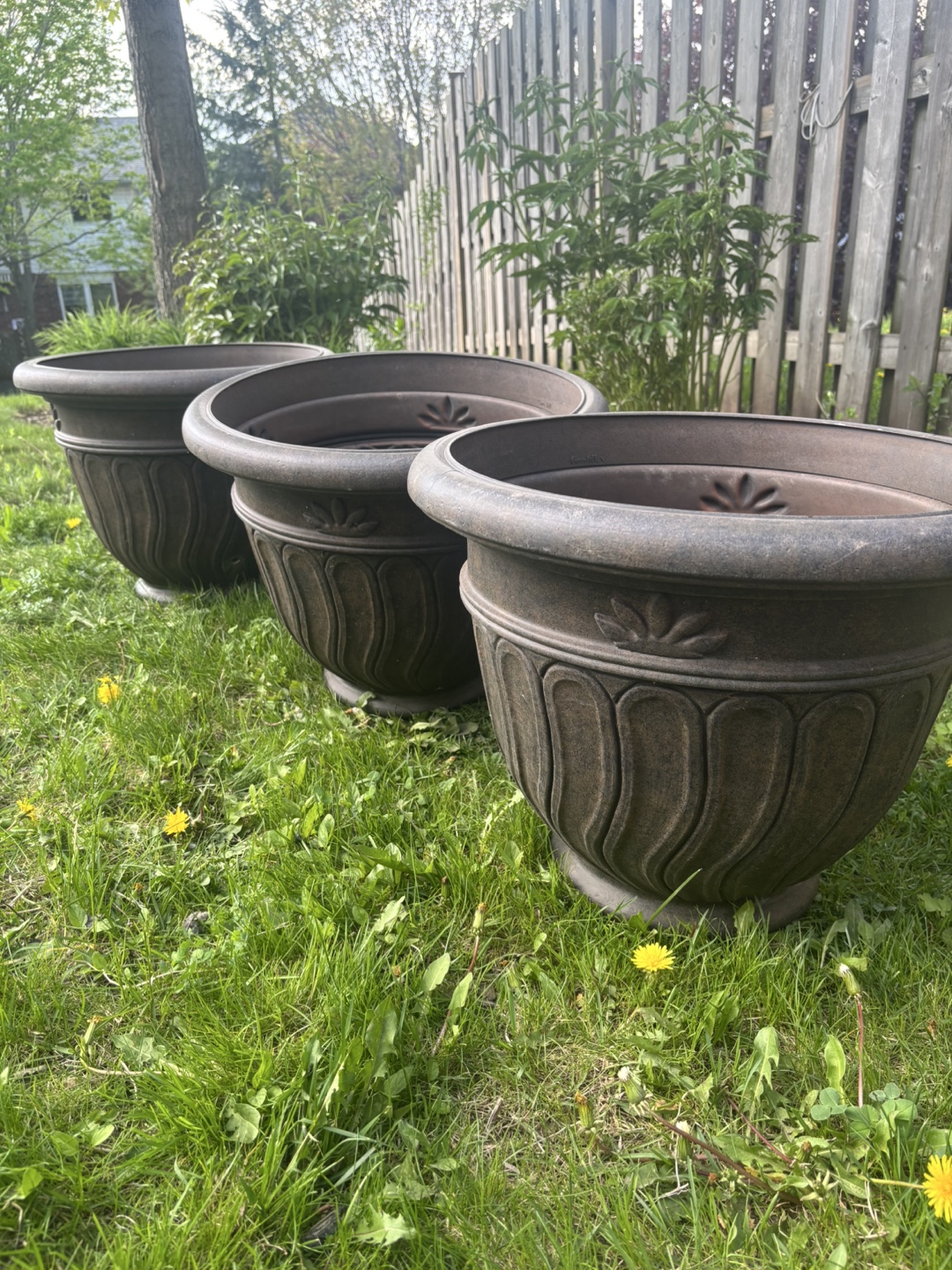 Set of three large decorative planters - photo 5
