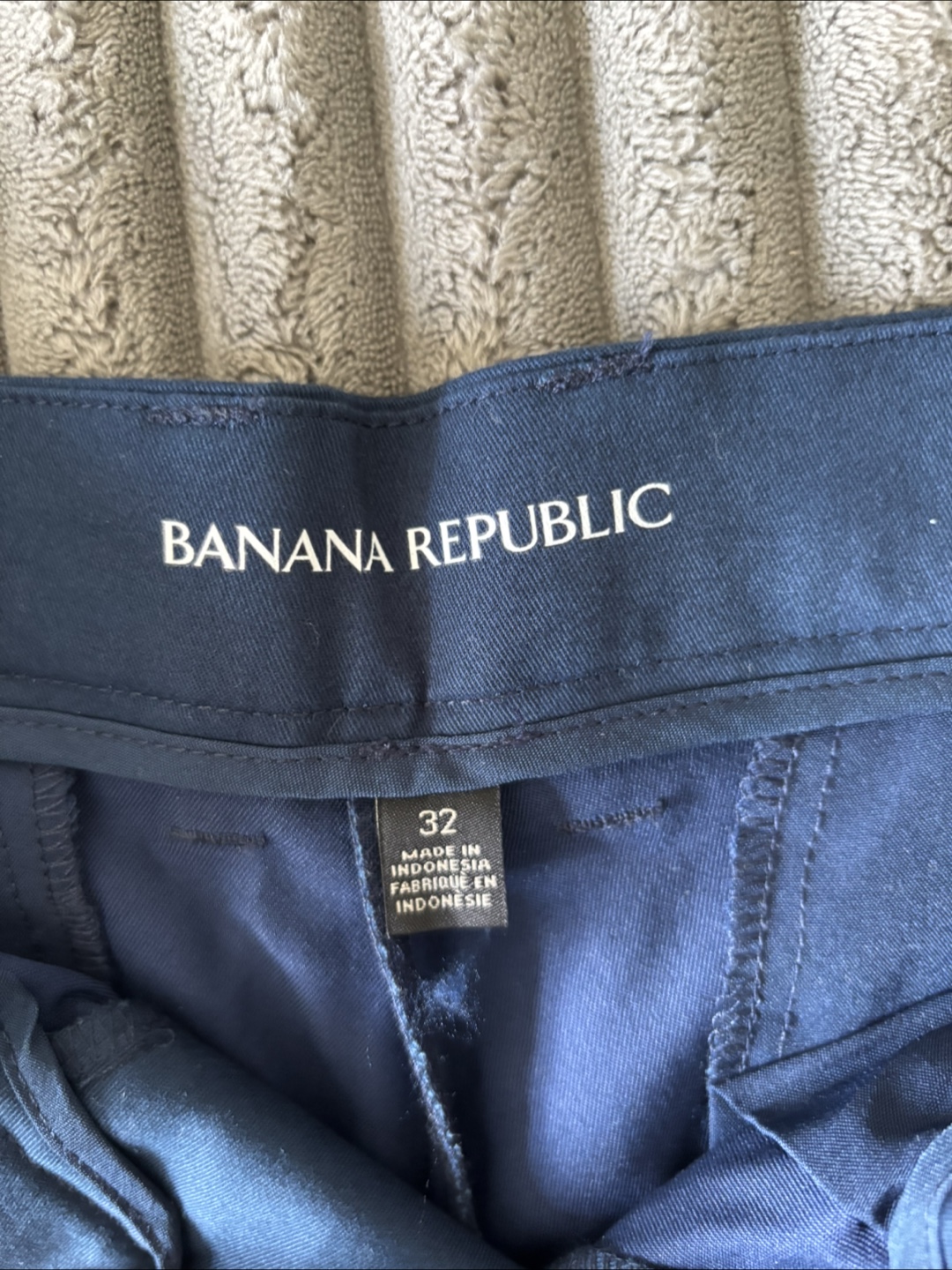 Banana Republic Men's Navy Blue Shorts - Size 32 - photo 2