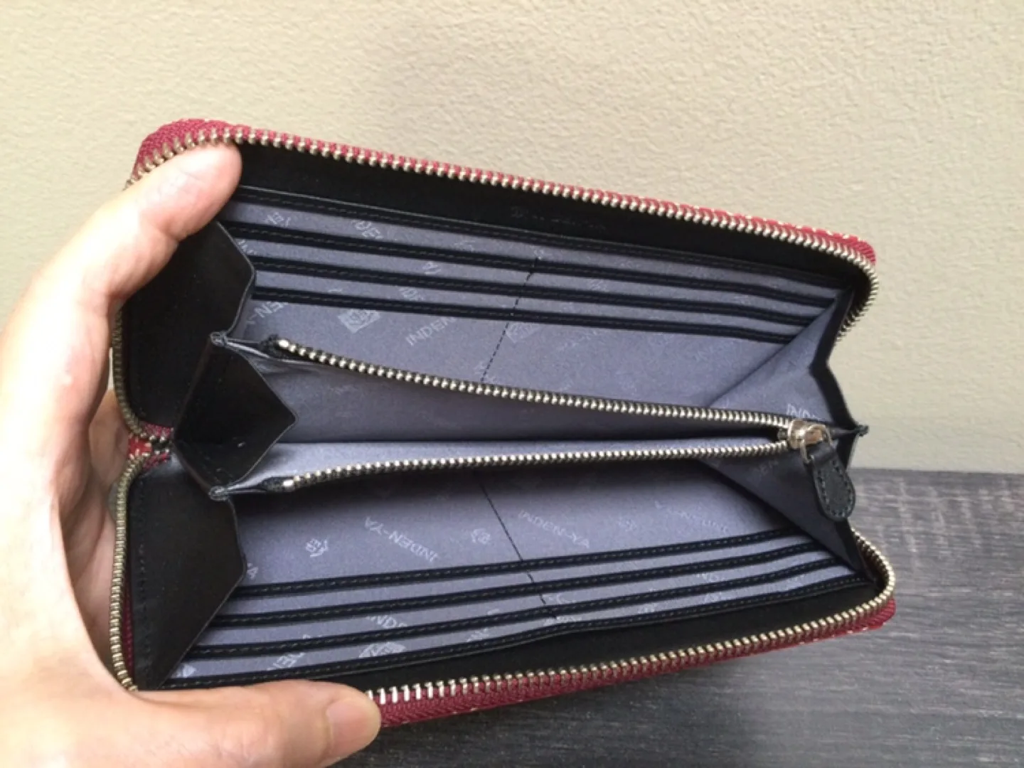 INDEN-YA Zipper Long Wallet Japan leather craft image indicator(6)