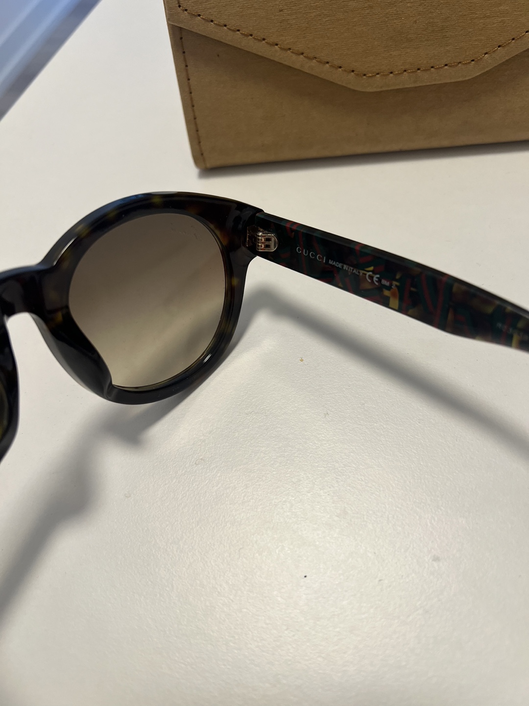 Authentic Gucci Sunglasses (no case) - photo 3