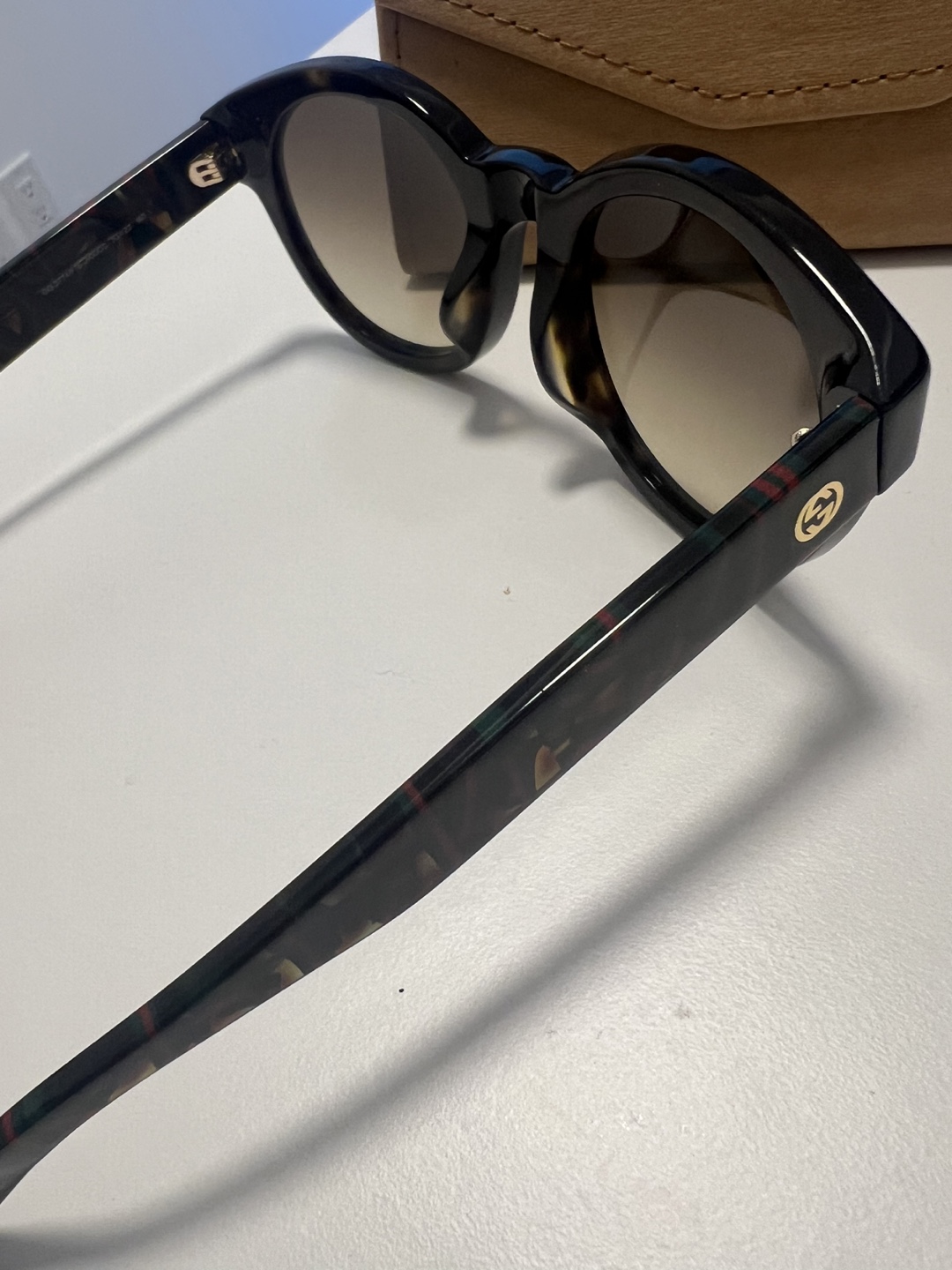 Authentic Gucci Sunglasses (no case) - photo 4