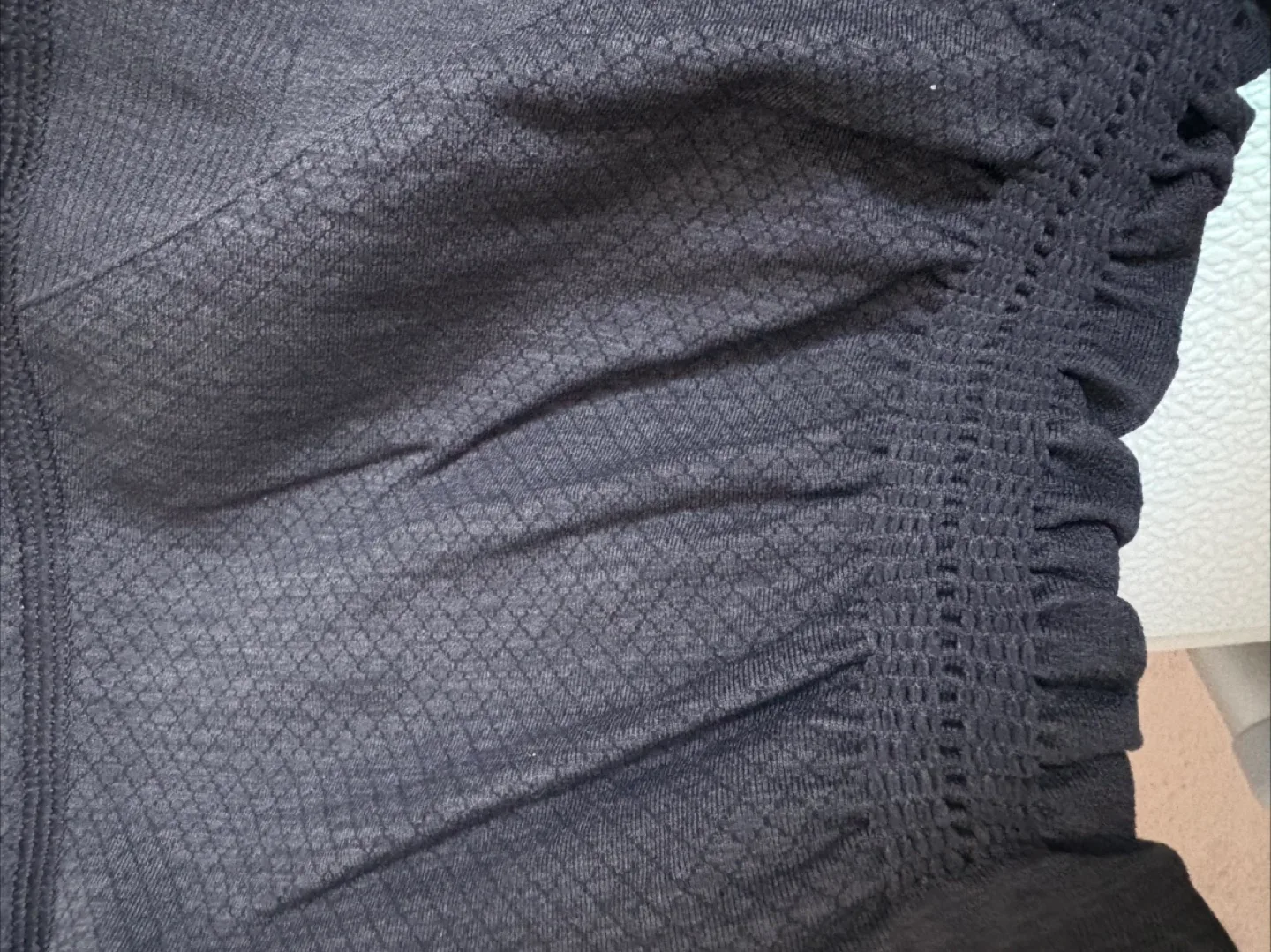 Lululemon Black Cropped Leggings Sz 8 image indicator(6)