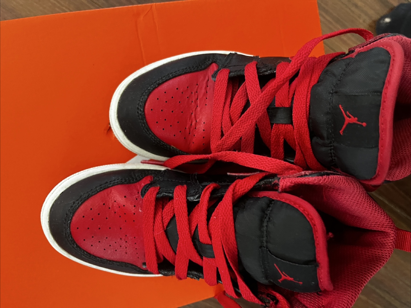 Air Jordan 1 Retro High OG GS (Youth Size 10.5) Red Black - photo 2
