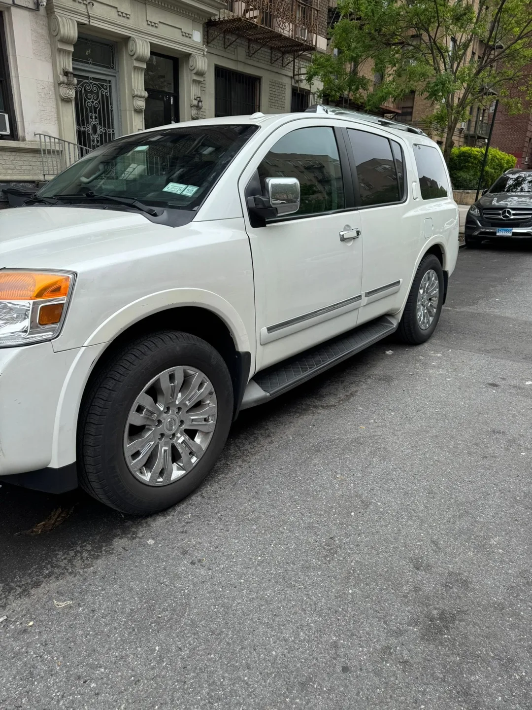 2015 Nissan Armada Platinum Leather Interior SUV image indicator(2)