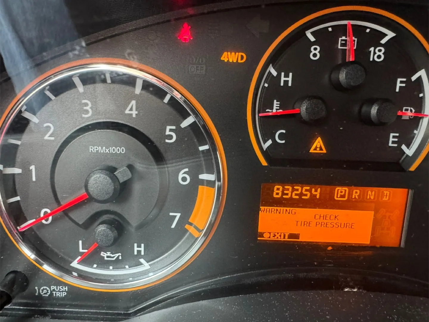 2015 Nissan Armada Platinum Leather Interior SUV image indicator(7)