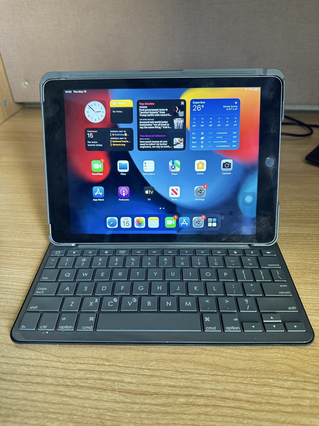 iPad Air 2 cellular with Keyboard