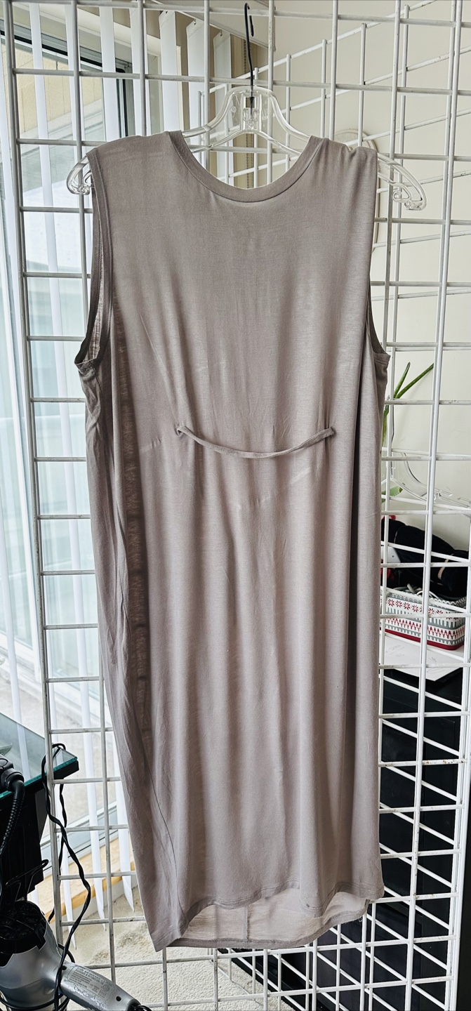 Oak + Fort taupe sleeveless midi dress, size small
