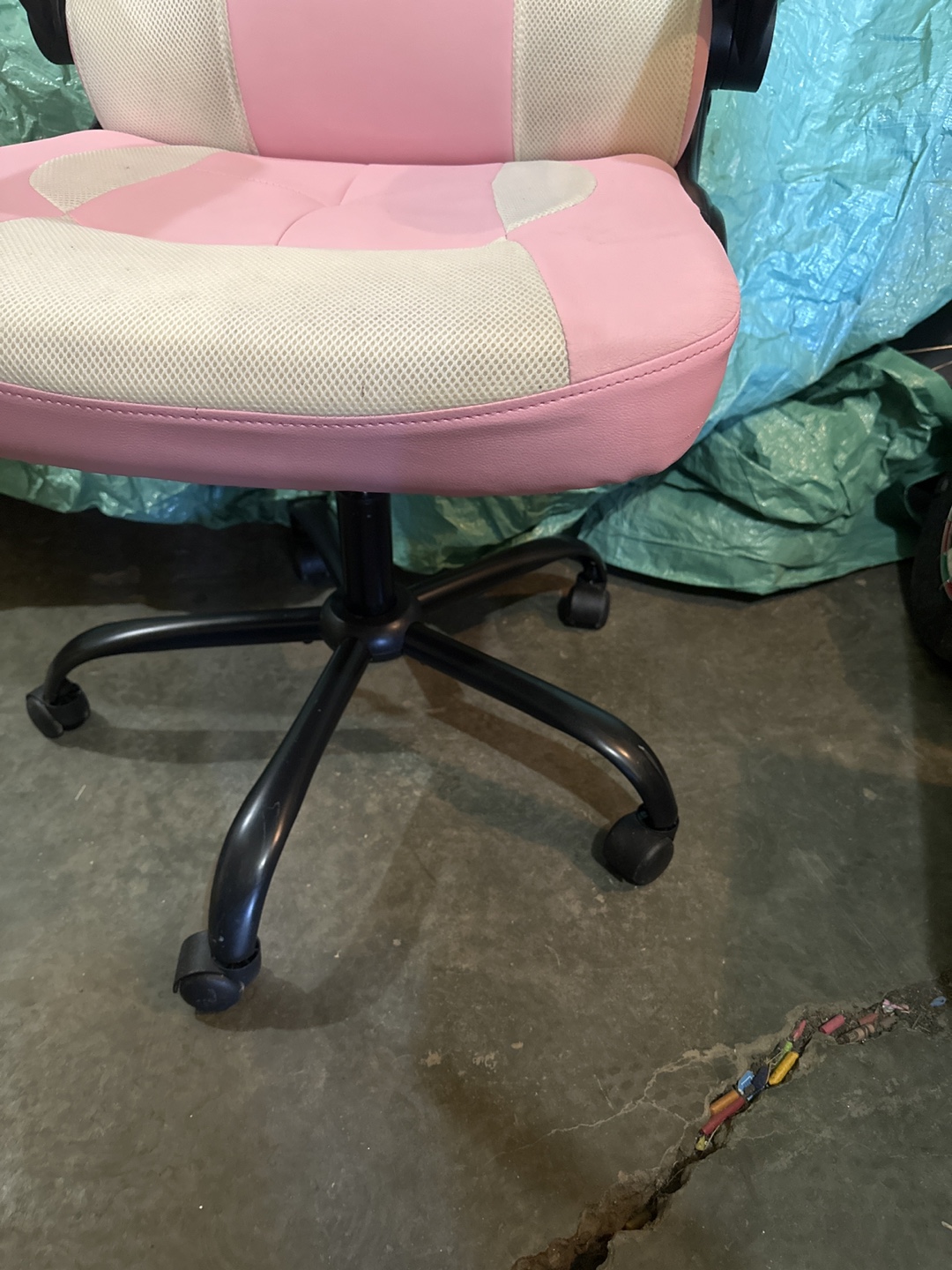 Pink and White Gaming Chair - photo 4