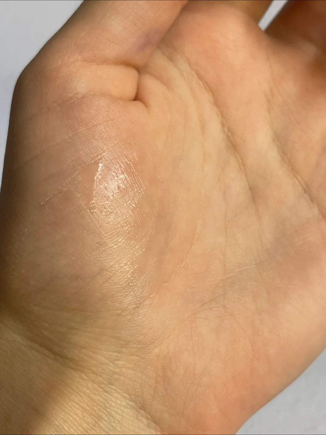 Oliver Bonas Blackberry & Sandalwood Rollerball Perfume image indicator(4)