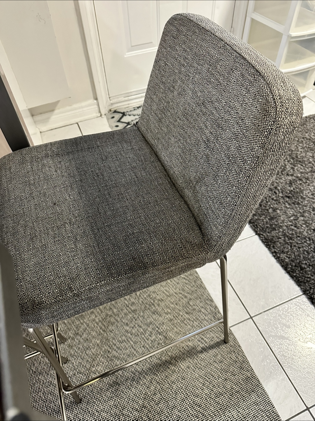Square kitchen table and four chairs - photo 3