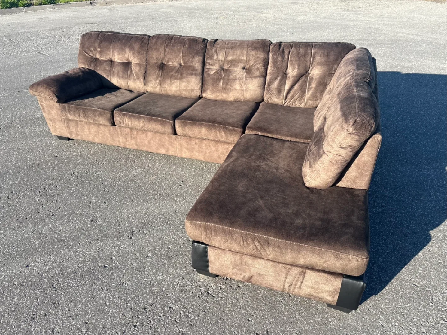 FREE DELIVERY ✅ GREEN LARGE SECTIONAL COUCH / SOFA w/ CHAISE thumbnail