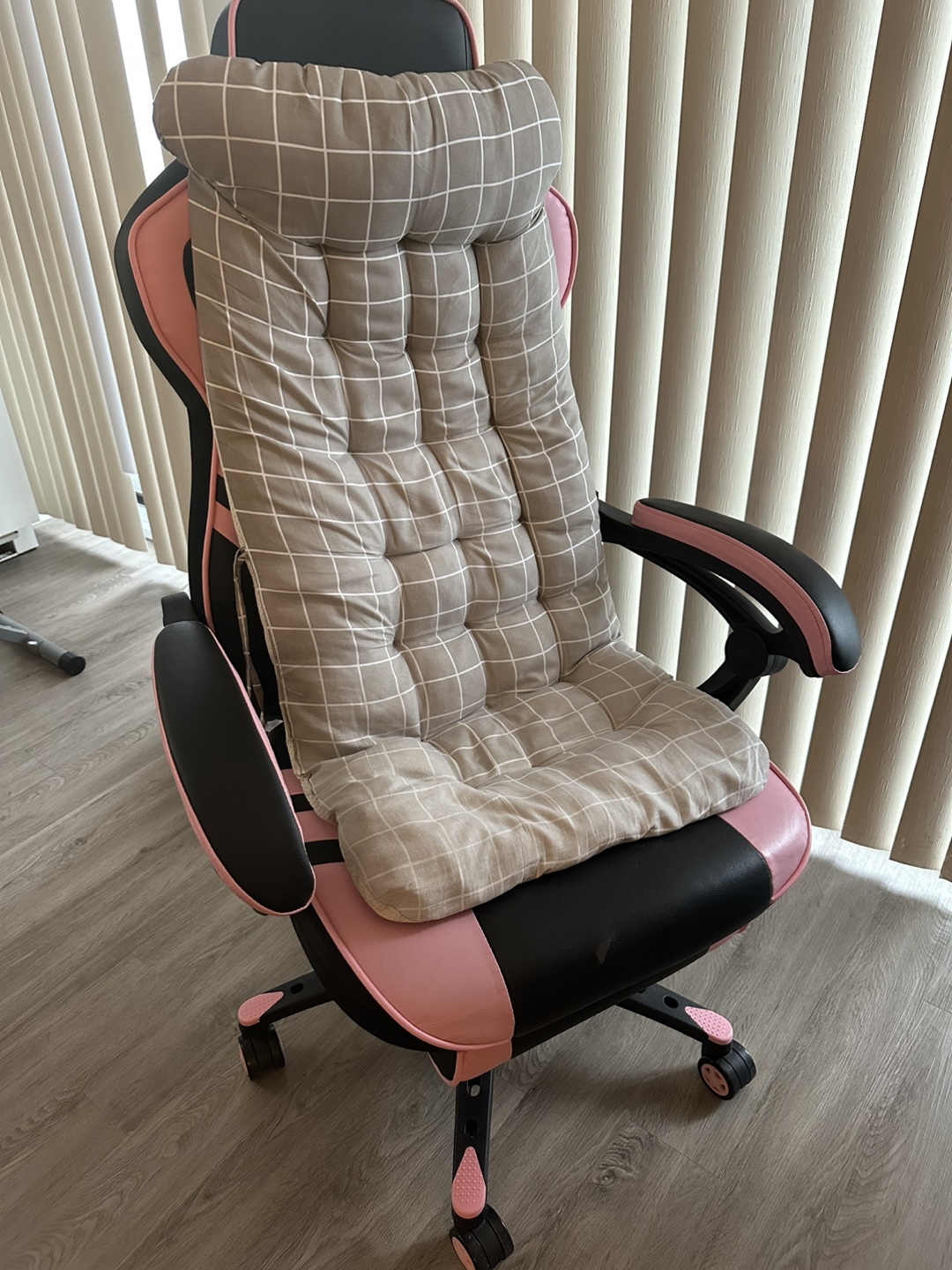 Pink and Black Gaming Chair